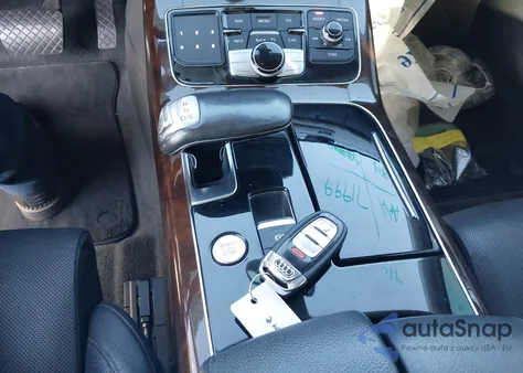 2015 Audi A8 3.0T из США, поврежденный, VIN WAUJGAFD5FN009771